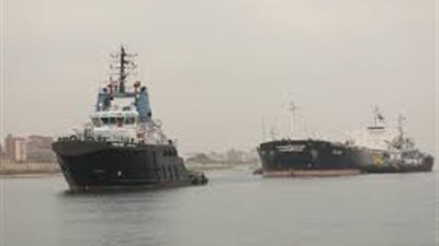 التفاصيل الكاملة عن تعطل السفينة جلوري بقناة السويس