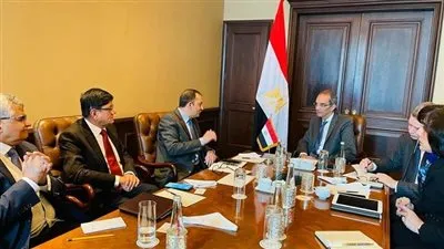 وزير الاتصالات يبحث سبل التعاون مع مسئولى شركة تيجاس 