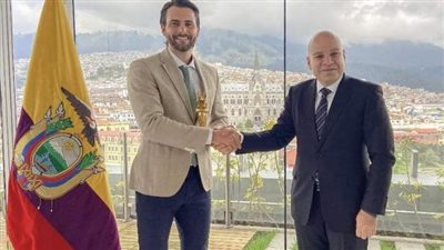سفير مصر في كيتو يلتقي وزير السياحة الإكوادور
