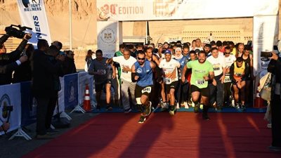 وزير الرياضة ومحافظ الأقصر يطلقان إشارة بدء ماراثون الأقصر الدولي من معبد حتشبسوت