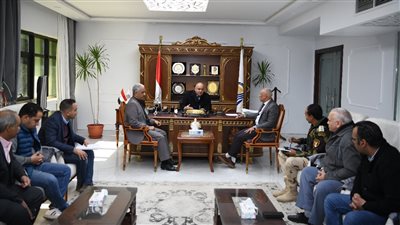 محافظ قنا يتابع تنفيذ مشروع خط طرد الصرف الصحي البديل