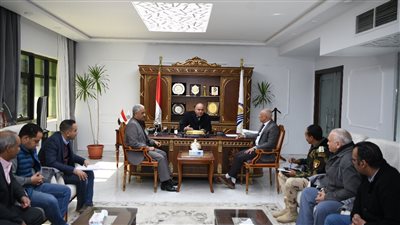 محافظ قنا يتابع تنفيذ مشروع ازدواج الطريق الزراعي مصر أسوان