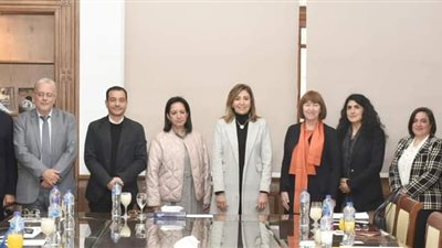 وزيرة الثقافة تلتقي مدير المجلس الثقافي بريطاني بالقاهرة لبحث التعاون في مجالات حفظ التراث والاقتصاد الإبداعي