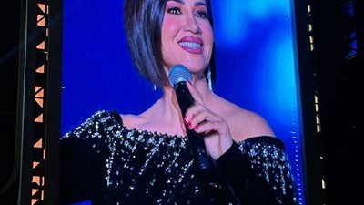 ديانا حداد تعانق 