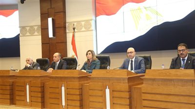 وزيرة الثقافة تُعلن تفاصيل فعاليات الدورة 54 من معرض القاهرة الدولي للكتاب