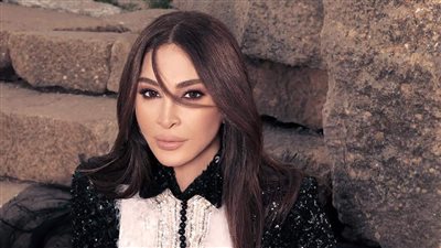 إليسا تعلن عن إجراءها عملية جراحية في يدها