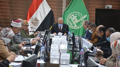 محافظ القليوبية يجتمع بلجنة اختيار الأم المثالية  لاختيار 3 أمهات 