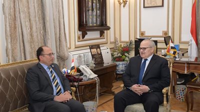 توقيع مذكرة تفاهم لتعزيز التعاون بين جامعتي القاهرة وحلوان (صور)