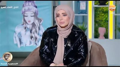 شاهد.. بكاء مذيعة 