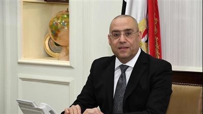 وزير الإسكان يُصدر قرارات لإزالة تعديات ومخالفات بناء بمدينتي برج العرب وبني سويف الجديدتين