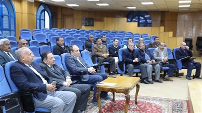 نائب محافظ المنيا يناقش خطة المحافظة الشاملة لمواجهه الأزمات وأخطار السيول