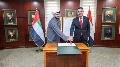 إصدار طابع بريد تذكاري بمناسبة مرور 50 عامًا على تأسيس العلاقات المصرية الإماراتية