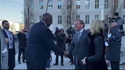 وزير الدفاع الأمريكي يحاول الضغط على نظيره الألماني لإرسال السلاح لأوكرانيا.. تفاصيل 