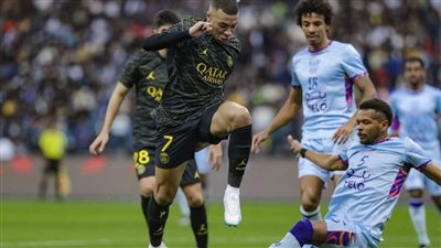 عاجل.. طرد نجم باريس سان جيرمان أمام نجوم الهلال والنصر في كأس الرياض 