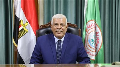 نقيب الزراعيين: السيسي حريص على تحسين حياة الفلاحين (فيديو)