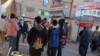 طلاب الشهادة الإعدادية بالمنوفية يؤدون امتحان الجبر والإحصاء