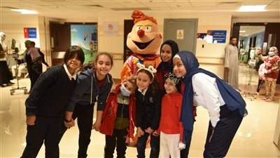 طلاب مدارس النيل الدولية يدعمون محاربي السرطان بعروض ترفيهية وفنية في الأقصر