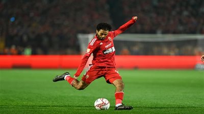 حسين الشحات يحصد جائزة أفضل لاعب في مباراة الأهلي وأسوان بالدوري المصري 