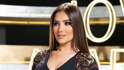 مي عمر تتعاقد على بطولة فيلم 