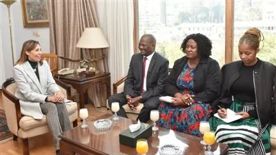 وزيرة الثقافة تلتقي وفد من جنوب إفريقيا.. التفاصيل 