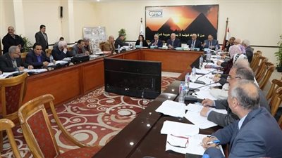 وزير الزراعة يترأس اجتماع لجنة المخصبات الزراعية ويوجه بتسهيل إجراءات التسجيل والاستفادة من البحوث التطبيقية 