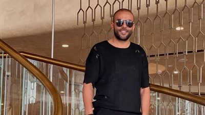 قبل طرحها بيوم.. برومو 'بحبك وخايف' لـ تامر عاشور يقترب من الـ 100 ألف مشاهدة