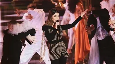 نانسي عجرم تنشر صور أثناء صعودها على مسرح joy awards بـ أغنية 