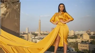 ميرهان حسين تشوق جمهورها لعرض فيلم 