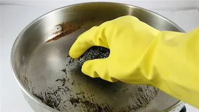 طريقة وخطوات تنظيف الأواني الزجاجية وتلميعها وإزالة الدهون