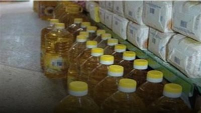 ضبط 18 كيلو من زيت الطعام فاسد داخل مخزن بباب الشعرية 