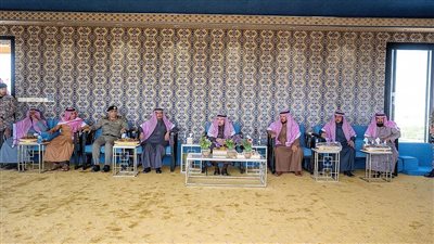 أمير القصيم يجري زيارة لمركز شري.. تفاصيل 
