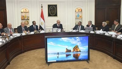 وزير الإسكان يوجه بوضع تصور غير تقليدي لمشروعات الصرف الصحى بالمبادرة الرئاسية 