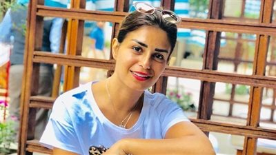  رد صادم من منة فضالي عن مساعدتها بعد إتهامها بسرقة مجوهرات دينا الشربيني 