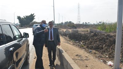 محافظ القليوبية: رفع 300 طن تراكمات وردش مباني على جانبي الطريق بمدينة بنها