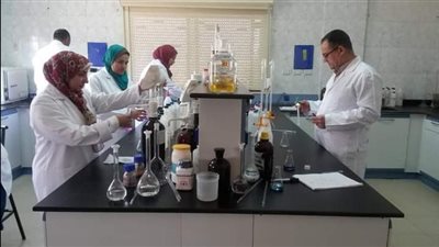 المعمل المركزي بالوادي الجديد يحصل على شهادة الأيزو في الاختبارات الكيميائية والفيزيائية للتربة 