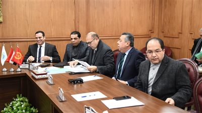 محافظ بورسعيد يترأس اجتماع مجلس إدارة المنطقة الحرة