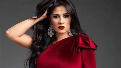 بإطلالة كلاسيكية.. ياسمين عبدالعزيز تتألق في أحدث ظهور لها