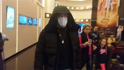 ظهر متخفيًا!.. حقيقة الصورة المتداولة لحسن الرداد عبر مواقع التواصل الاجتماعي