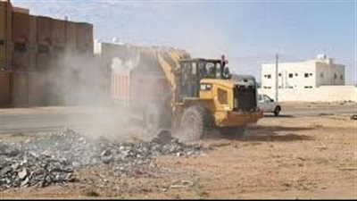 أمانة الشرقية تزيل مخلفات البناء بالجبيل