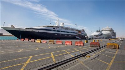 ميناء السخنة يستقبل الآلاف من السائحين على متن 3 سفن 