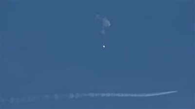 شاهد.. لحظة إسقاط المنطاد الصيني 