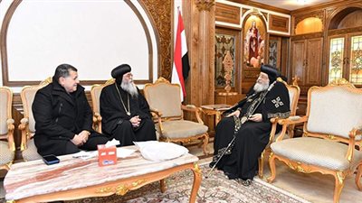 البابا تواضروس يجتمع مع مطران الكرسى الأورشليمى بدير الأنبا بيشوى 