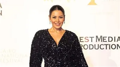 شاهد.. لقاء الخميسي بإطلالة تبرز جمالها في أحدث ظهور لها