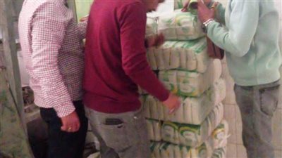 حملة تفتيش على 158 منشأة لبيع وإعدام 18 طن مواد غذائية غير صالحة بأسوان 