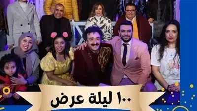 كريم الحسيني يحتفل بوصول 100 يوم على عرض مسرحية 