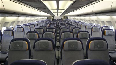 المقاعد الأكثر أمانًا على متن الطائرة واجتياز اختبارات السلامة