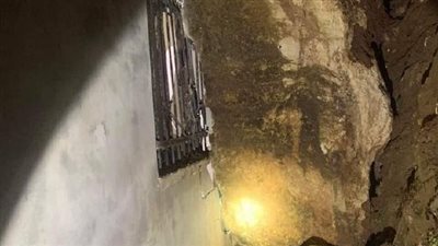 بعد زلزال تركيا.. انزلاق صخرة عملاقة على منزل فلسطيني