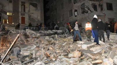 لقطات فيديو توثق لحظة وقوع الزلزال وانهيار الأبنية في ديار بكر التركية