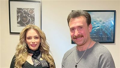 نضال الشافعي يروي تفاصيل أول لقاء له مع عادل إمام