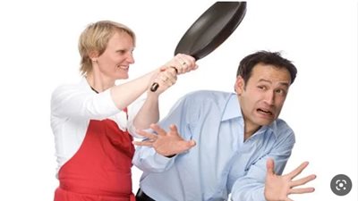 خبيرة علاقات أسرية تكشف سبب ضرب الزوجة للزوج(فيديو)